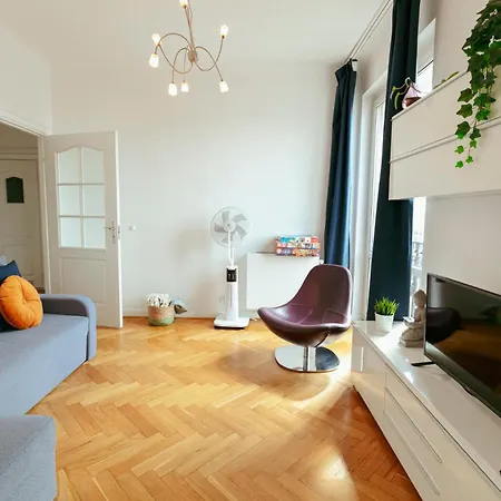 Plac Konstytucji 6 Grey - Bezplatny Garaz Podziemny - Free Parking - Dla 4 Osob Апартаменты *