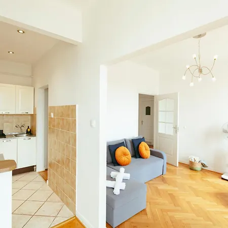 Plac Konstytucji 6 Grey: Spacious With Free Garage