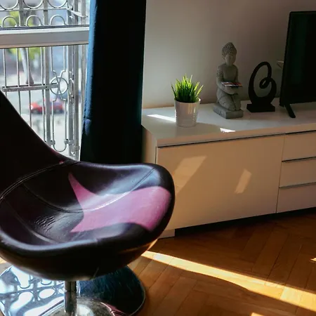 Plac Konstytucji 6 Grey: Spacious With Free Garage Apartment Warsaw