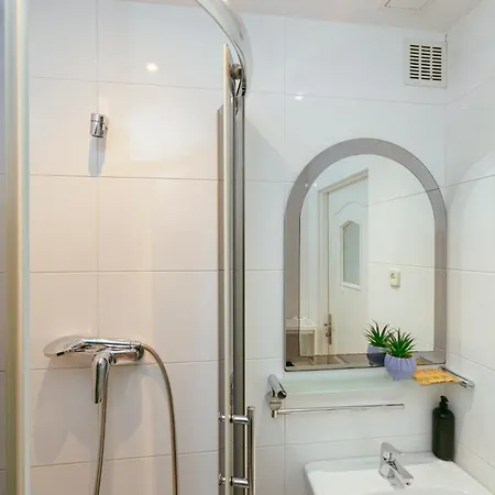 Plac Konstytucji 6 Grey - Bezpłatny Garaż Podziemny - Free Parking - Dla 4 Osób Varsovia