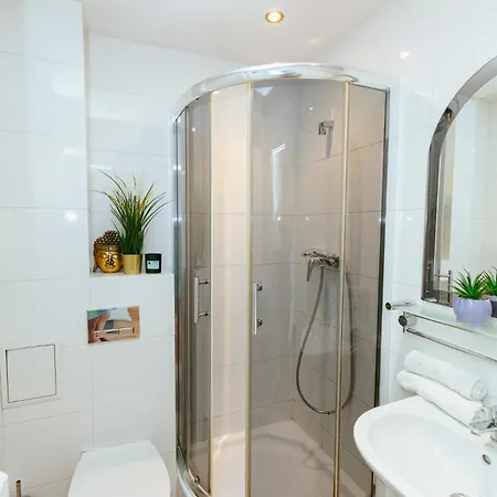 דירה Plac Konstytucji 6 Grey - Bezplatny Garaz Podziemny - Free Parking - Dla 4 Osob *