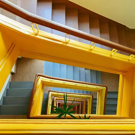 Plac Konstytucji 6 Grey: Spacious With Free Garage Apartment Warsaw