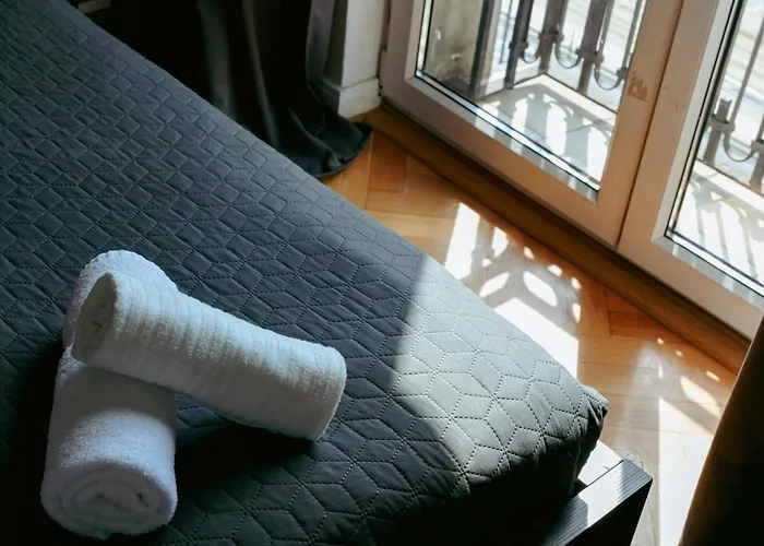 Plac Konstytucji 6 Grey - Bezplatny Garaz Podziemny - Free Parking - Dla 4 Osob Διαμέρισμα Βαρσοβία