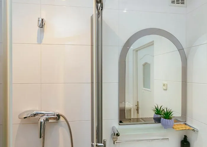 Plac Konstytucji 6 Grey - Bezplatny Garaz Podziemny - Free Parking - Dla 4 Osob Βαρσοβία