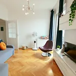 Plac Konstytucji 6 Grey - Bezplatny Garaz Podziemny - Free Parking - Dla 4 Osob شقة *